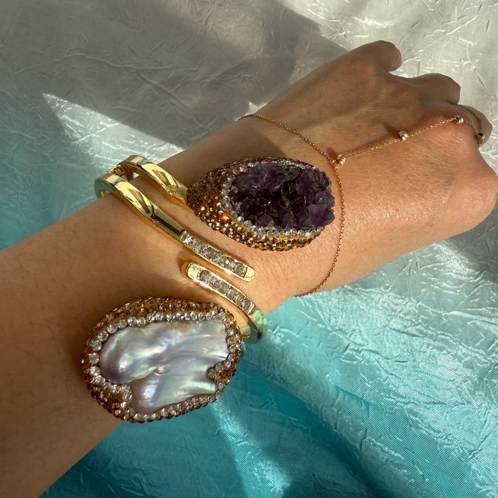 Natural Amethyst & Baroque Pearl Gold Cuff Bracelet